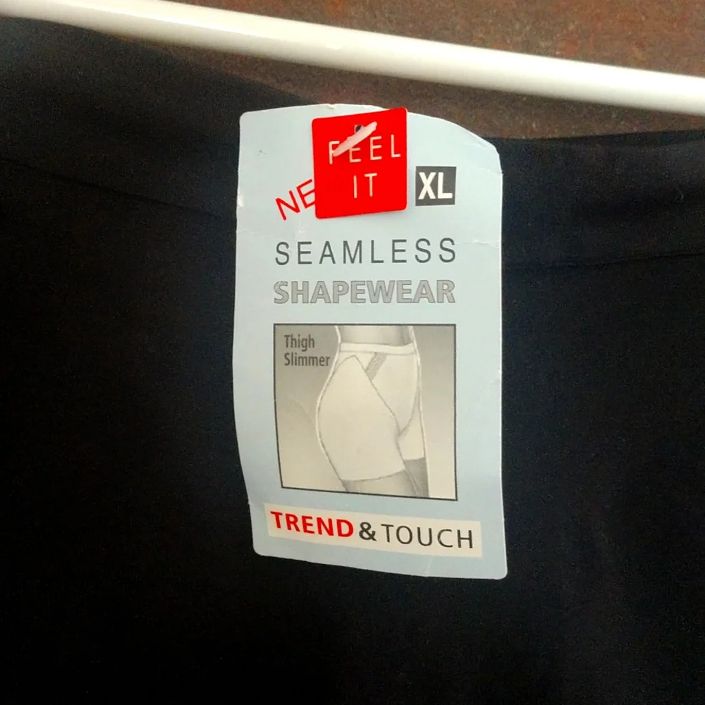 Thigh Slimmer Seamless Shapewear - Picture 2 of 3